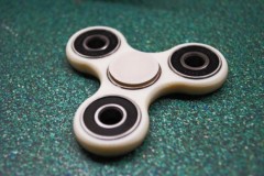 Lý thú video con quay fidget spinner xoay chuyển trên trạm ISS