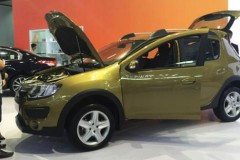 Mua ôtô thời xuống giá: Đại lý cần, khách chưa vội