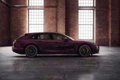 Porsche Panamera Turbo S E-Hybrid Sport Turismo quyến rũ hơn nhờ sắc tím độc quyền