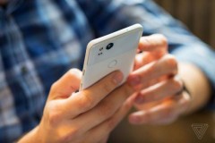 So sánh Google Pixel và Pixel 2: Hổ thêm cánh