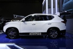 Ssangyong Rexton 2018 lột xác với thiết kế hiện đại, dự kiến bán tại Việt Nam vào cuố năm 2017 với giá 1,08 tỷ đồng