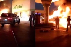 Tài xế Land Cruiser đẩy ôtô đang cháy dữ dội ra xa trạm xăng