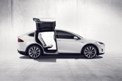 Tesla không đáp ứng đủ đơn hàng Model 3 vì nhu cầu cho Model S và X tăng cao