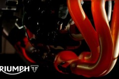 Triumph tung clip “Why Do We Do It” khiến triệu biker phải bùng cháy