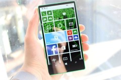 Trên tay Lumia 435 viền siêu mỏng, bản thử nghiệm của Microsoft