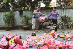 Trung thu hoài niệm: Mặt nạ giấy bồi và tiếng trống giòn tan vang mãi ký ức tuổi thơ tôi…