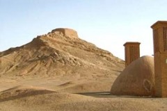 Từ hơn 2.000 năm trước, người Ba Tư đã có tủ lạnh làm được kem