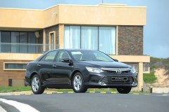 "Vua giữ giá" Toyota Camry tại Việt Nam bất ngờ giảm đến 120 triệu đồng trong tháng 10