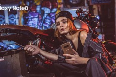 Siêu mẫu Samsung Galaxy Note 8 trong concept "Fix the BIG thing" cực chất