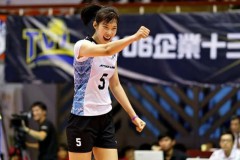 Bóng chuyền: Thanh Thúy 20 tuổi 1m93, ghi 40 điểm "hủy diệt" đối thủ