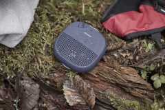 Loa Bluetooth® SoundLink® Micro: Chiều rộng và sâu chỉ 9,5 cm, cao 3,8 cm và 290 g