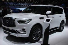 Cận cảnh Infiniti QX80 đối thủ đáng gờm của Lexus LX570