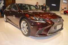 Cận cảnh “siêu phẩm” Lexus LS 2018 tại Triển lãm ô tô Dubai