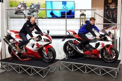 Yamaha R1 20th Anniversary bản đặc biệt tái hiện trung thực chiếc R1 đầu tiên