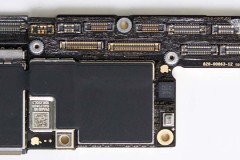 Giá thành sản xuất của iPhone X khoảng 358$, cao hơn khoảng 115$ so với iPhone 8