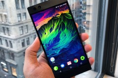 Bộ ảnh nền mặc định được trích xuất từ chiếc Razer Phone