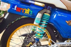 Honda Cub Fi độ kiểng sành điệu với đồ chơi hàng hiệu