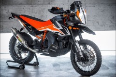 KTM 790 Adventure lộ diện bản Concept trên đường đua thử
