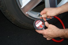 Những chiếc xe " lốp non" có nguy cơ tai nạn cao hơn