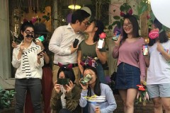 Màn cầu hôn "chất chơi" với 25 chiếc iPhone X của một lập trình viên và cô bạn gái quen qua... game