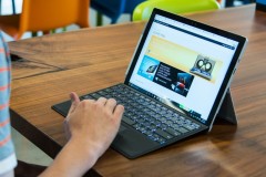 Microsoft vô tình khiến "con đẻ" Surface Pro 4 trở thành sản phẩm thiếu an toàn