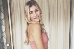 Một phụ nữ tử vong do mải mê selfie và rơi xuống từ tầng 2