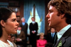 Nghe lại bản gốc tuyệt đẹp: Một thời để nhớ với đỉnh cao ‘Love story’ không ai không biết tới…