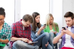 Nghiện smartphone đang ảnh hưởng nghiêm trọng đến việc học của chúng ta