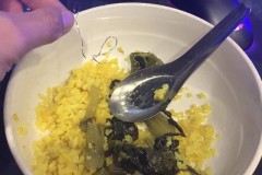 Quản lý quán net lớn tại Hà Nội đăng đàn xin lỗi khách hàng vì bát cơm dính sắt rửa bát