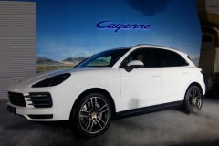 Porsche Cayenne 2018 chốt giá từ 4,5 tỷ đồng tại Việt Nam