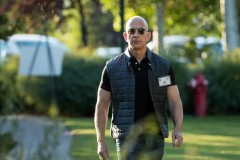 Tài sản ròng của CEO Amazon - Jeff Bezos vượt mức 100 tỷ USD