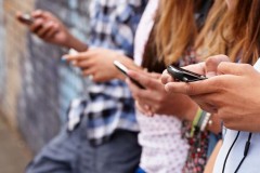 Tác động gây "sốc" của smartphone tới trẻ em