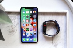 Apple sẽ ra mắt 2 model iPhone có màn hình OLED trong năm sau