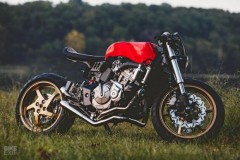 Honda CB600F độ theo phong cách Ferrari NART Le Mans 1956 rất được giới trẻ chú ý