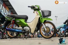 Honda Cub Fi độ hàng loạt các món đồ chơi kiểng