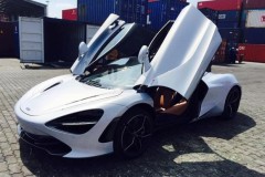 Khui công siêu phẩm McLaren 720S giá 5,8 tỷ đầu tiên về Việt Nam