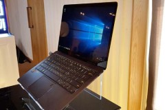 Laptop ASUS sản xuất từ 11/2017 cho VN sẽ có sẵn Windows 10 bản quyền