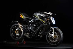 MV Agusta Dragster 800 RR 2018: diện mạo đẹp mắt, động cơ nhiều nâng cấp