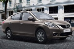 Nissan Sunny XV ở Việt Nam hạ giá còn 468 triệu đồng