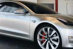 Tesla chỉ sản xuất được 222 chiếc Model 3 trong quý 3