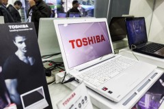 Lenovo sẽ mua lại mảng kinh doanh máy tính cá nhân của Toshiba
