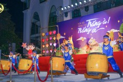 Trở về truyền thống: Cuộc sống ngày nay, khi người ta hoài nghi trước tất cả, thì có một đoàn nghệ thuật thiện nguyện như thế…