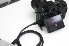 USB-C trên Sony A7R Mark III: sạc chung sạc và cắm/tháo dễ dàng hơn