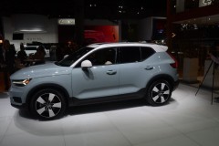 Volvo XC40 2019 có phong cách vay mượn khá nhiều từ XC60 và XC90