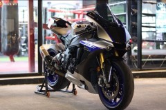 Yamaha R1 được nâng cấp với một số option tinh tế phù hợp