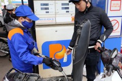 Chi quỹ bình ổn để giữ nguyên giá xăng, dầu