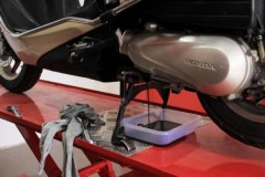 Bạn đã biết cách thay nhớt xe máy đúng hay chưa?