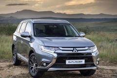 Mitsubishi Outlander 7 chỗ giá từ 983 triệu tại Việt Nam