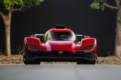Siêu xe đua Mazda RT24-P trình làng với vẻ đẹp “hoang dại“