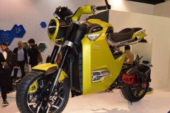 Soi xe điện minibike Otto MCR đấu với Honda MSX125